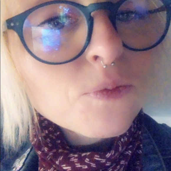 Meet your Posher, Jacquie - Picture 2 of 2